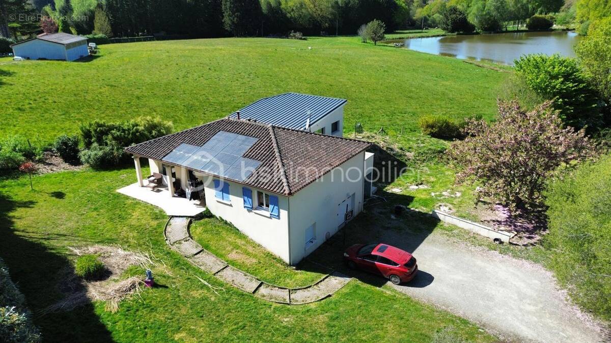 Maison à BONNAC-LA-COTE