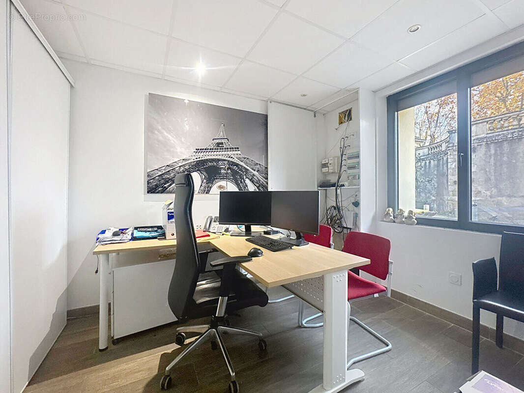 Commerce à LUNEL-VIEL