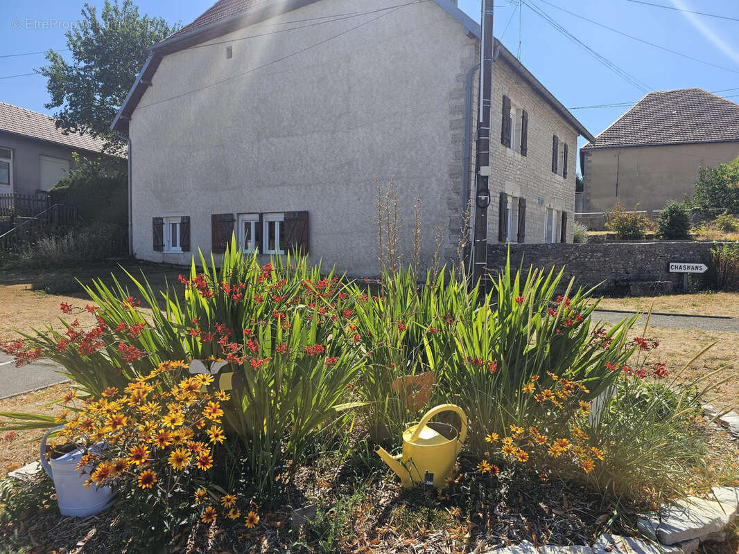 Maison centre de village. - photo 18