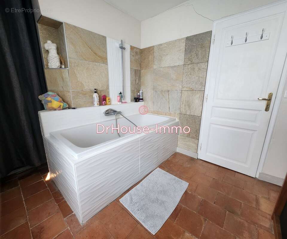 Maison à BONNETABLE