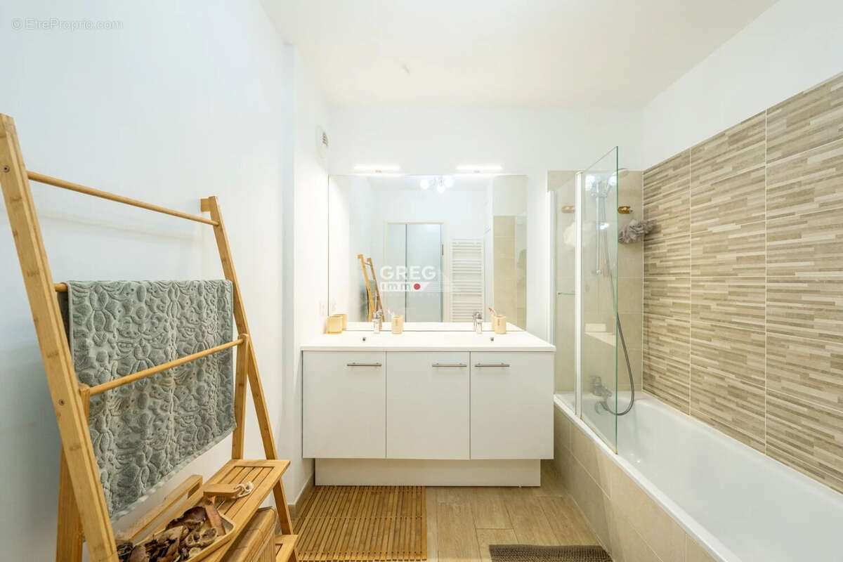 Appartement 3 pièces à Villeneuve-Loubet plage au début du q - photo 10