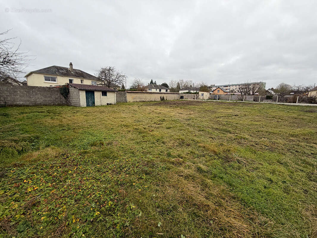 Terrain à CONCHES-EN-OUCHE