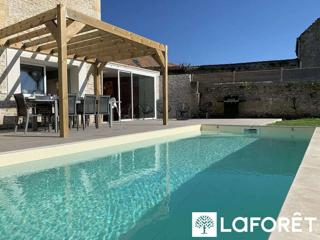 Maison à COLLEVILLE-MONTGOMERY