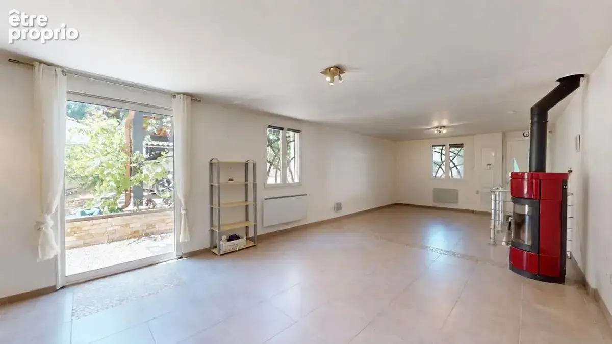 BASTIDE  Rénovée - 190 m²  4 Chambres - terrain clos et arboré de 600 m² avec belle Piscine - photo 15