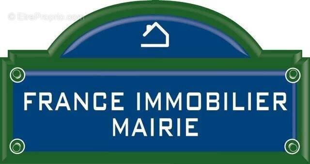 Terrain à SAINT-MAUR-DES-FOSSES