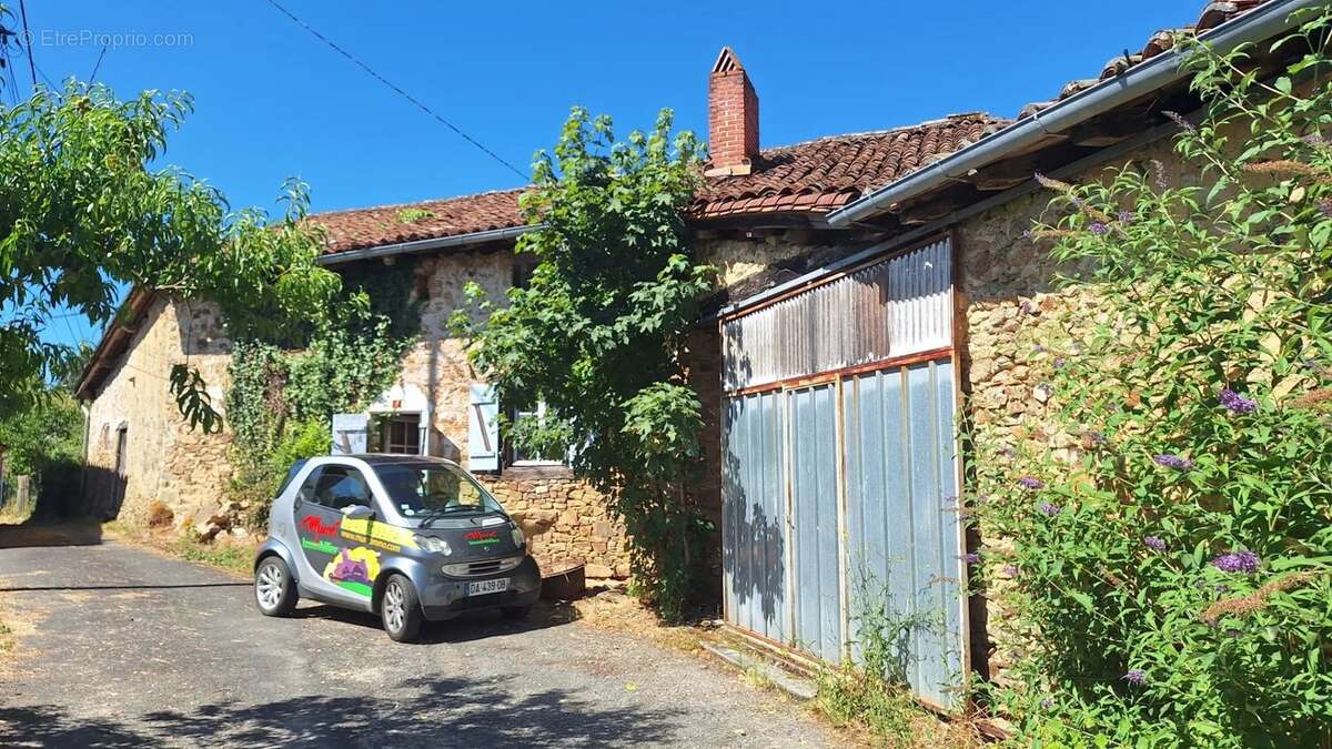 Maison de hameau à renover 16310 - photo 9