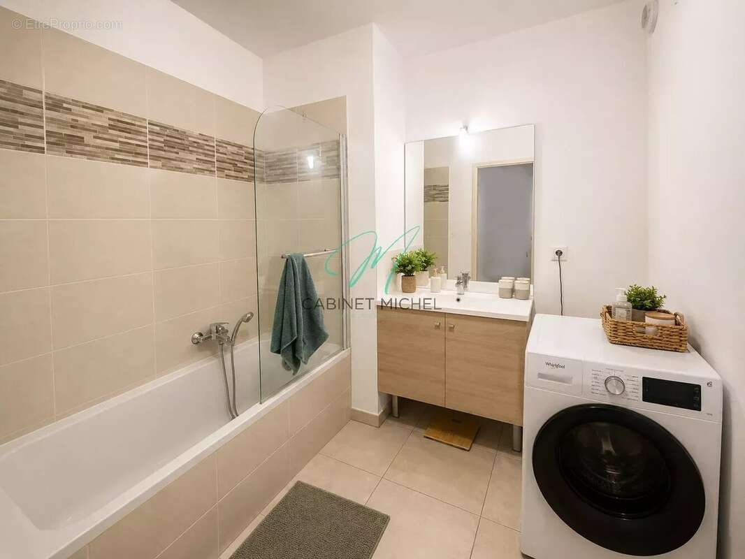 Appartement à ROQUEFORT-LES-PINS