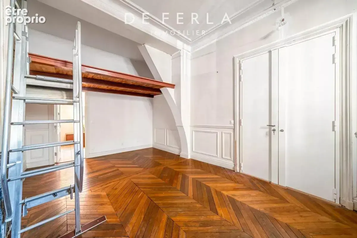 Studio à rénover avec mezzanine - Place Maubert/Boulevard Saint-Germain - photo 3