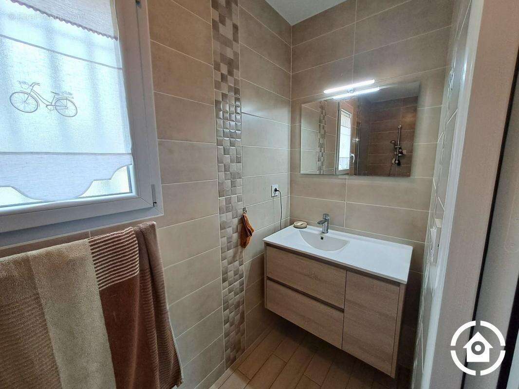 Maison plain-pied - 3 chambres - jardin clos & double garage - v - photo 14