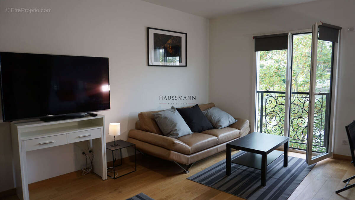 Appartement à NEUILLY-SUR-SEINE