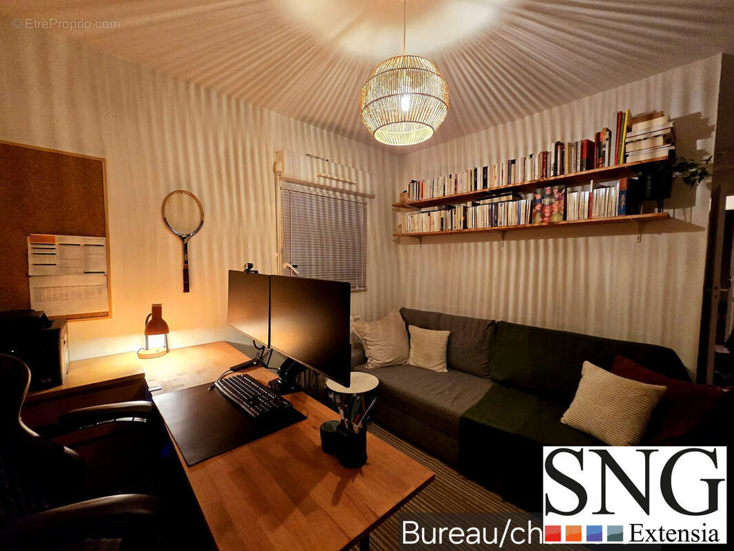 Appartement à GARONS