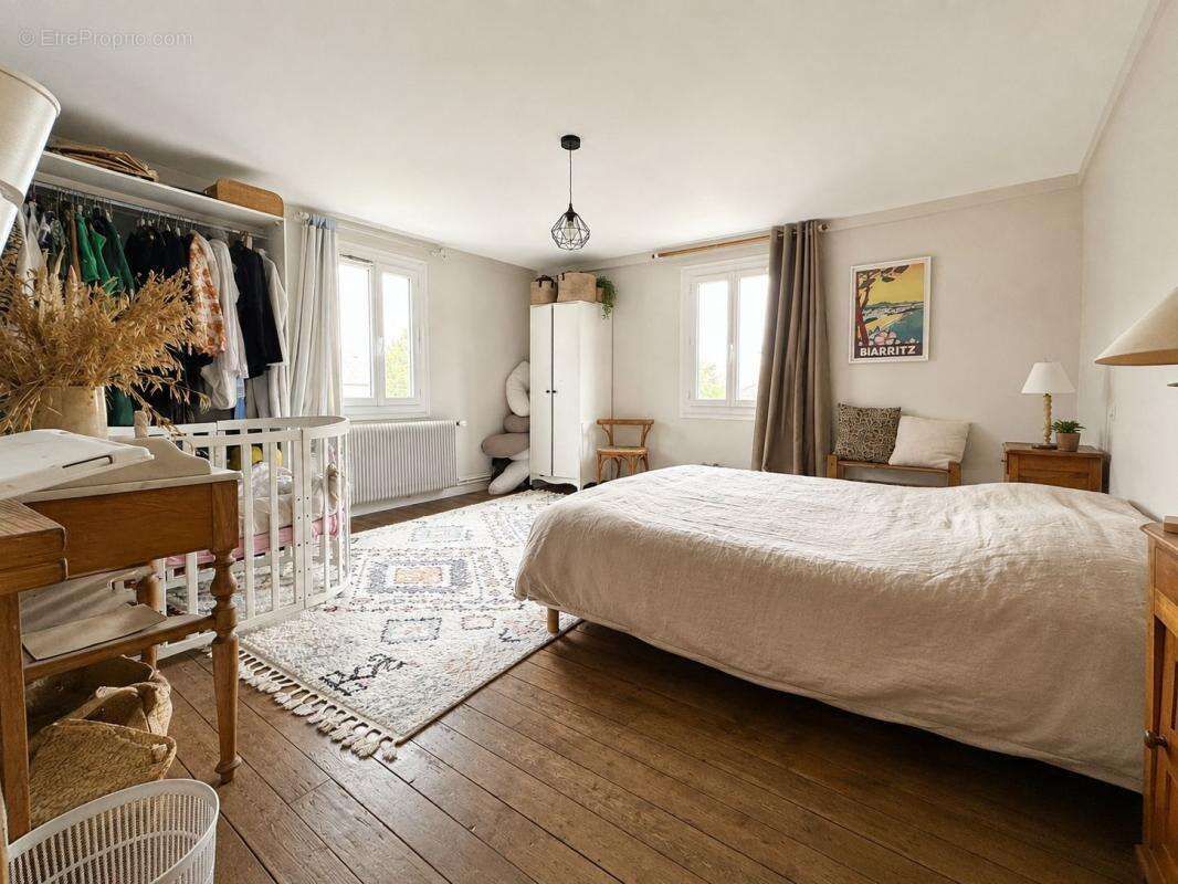 Maison de caractère avec cour intérieure, dépendances et jardin – Tillé - photo 7