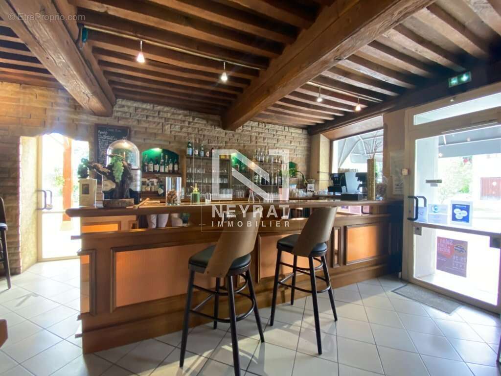 Commerce à PARAY-LE-MONIAL