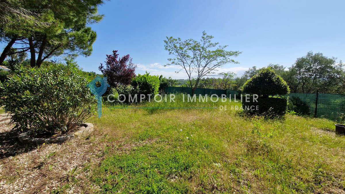 Maison à CRUVIERS-LASCOURS