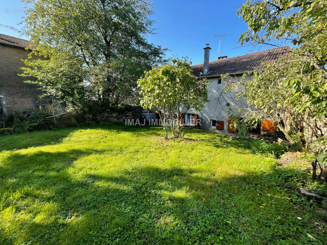 Maison à GRUEY-LES-SURANCE