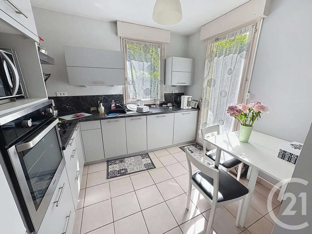 Appartement à LYON-9E