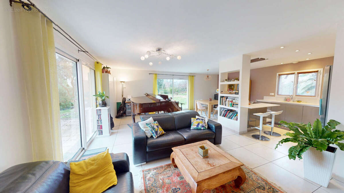 Maison à BUXEROLLES