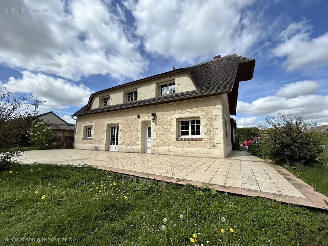 Maison à MENNEVAL