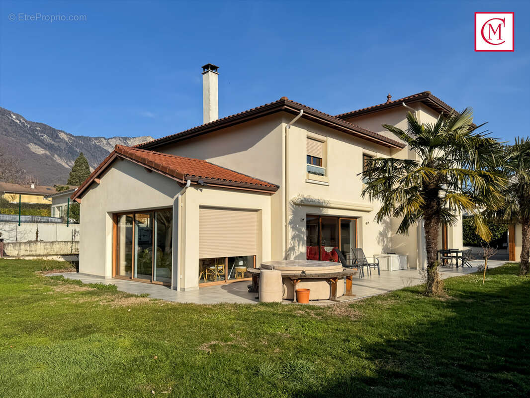 Maison à SAINT-ISMIER