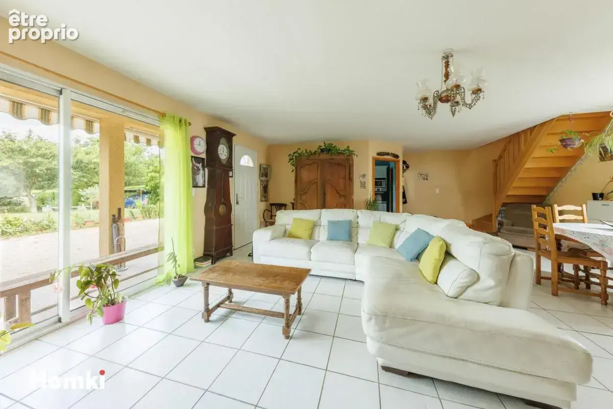 Maison/Villa T7 de 145 m² à Coudes 63114 - photo 5