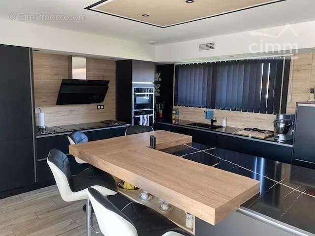 Maison de trois ans, 4 pièces avec piscine et une finition à couper le souffle - photo 3