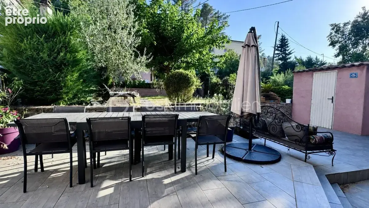 Achat Maison rénovée avec charme, jardin, terrasse et garage 2 Chambres à Mazaugues 83136 proche centre - photo 3