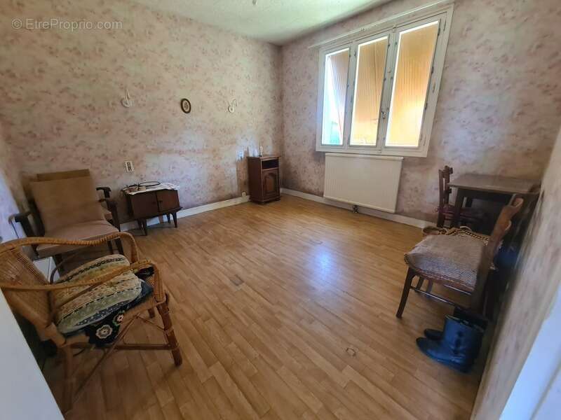 Maison 152 m²,3 pièces, sous sol total, terrain de 2 358 m² - photo 4