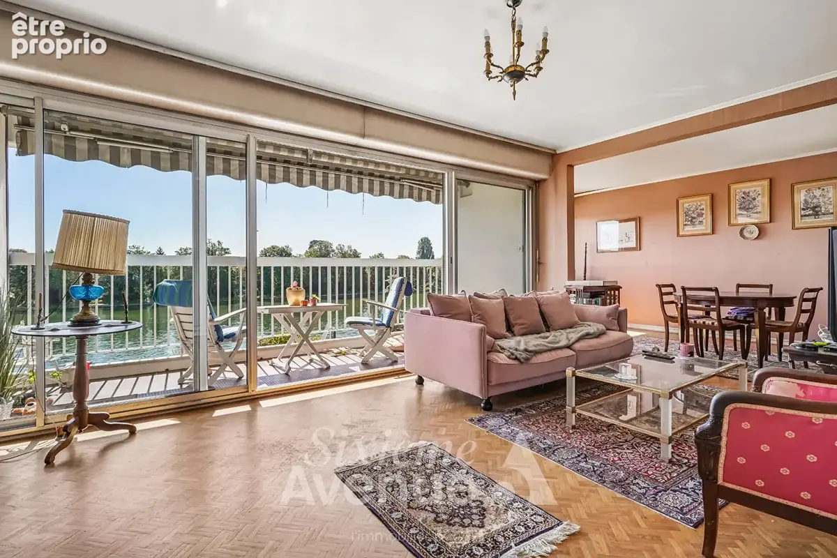 Exclusivité - Appartement familial de 101,83 m² Loi carrez  - Vue Seine exceptionnelle - Balcon - Piscine - Parking - Cave - photo 2