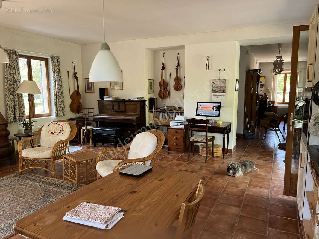 Villa de plain pied avec grand jardin - photo 4