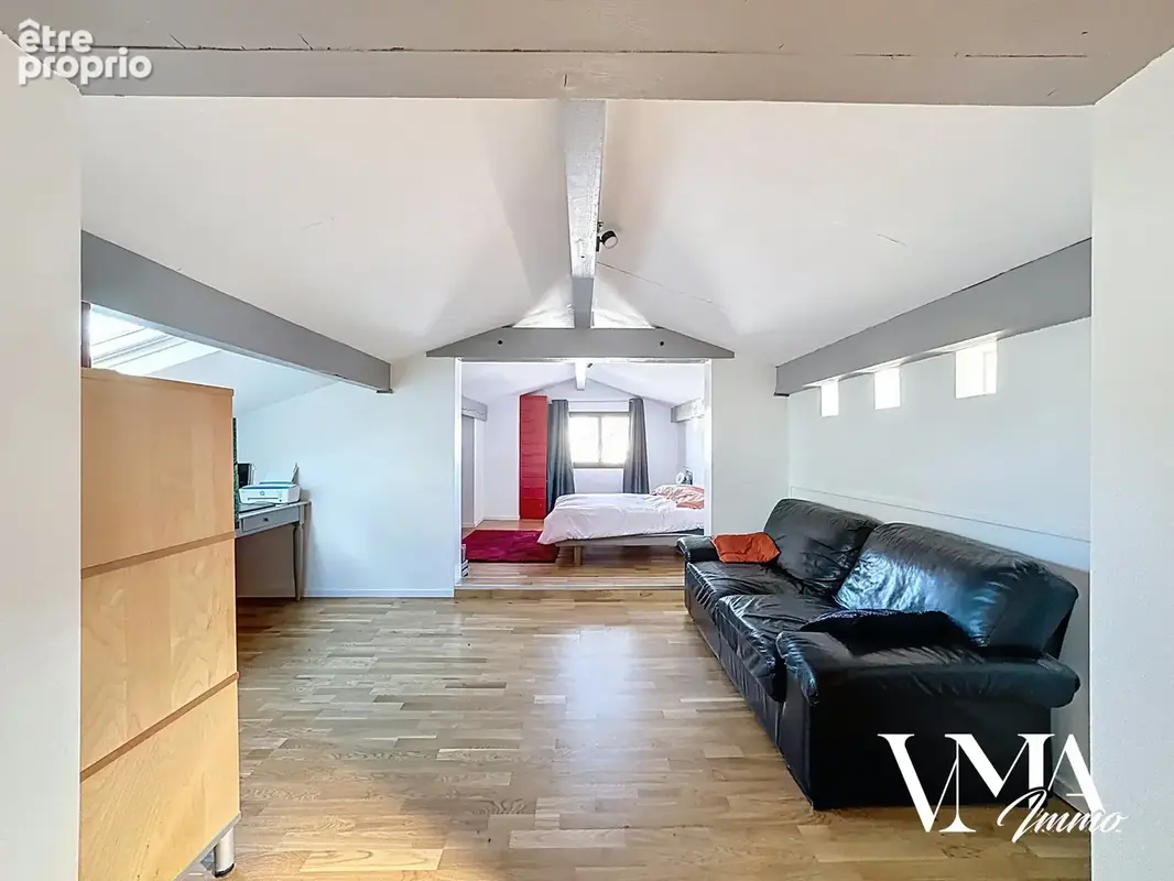 Maison de 197m2 sur une parcelle de terrain de 1156m2 avec piscine / Dardilly - photo 18