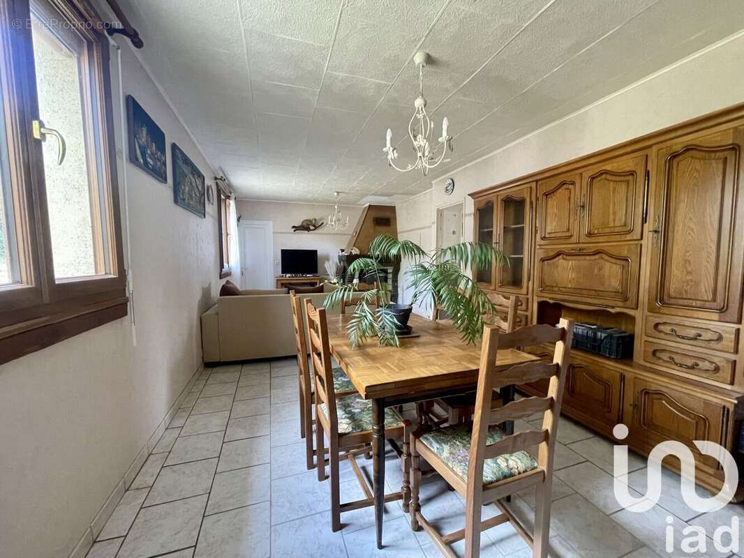 Maison 90 m² à Landelles  - photo 3