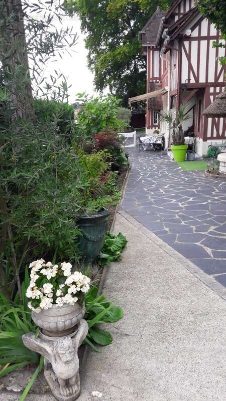 Maison à MANNEVILLE-SUR-RISLE