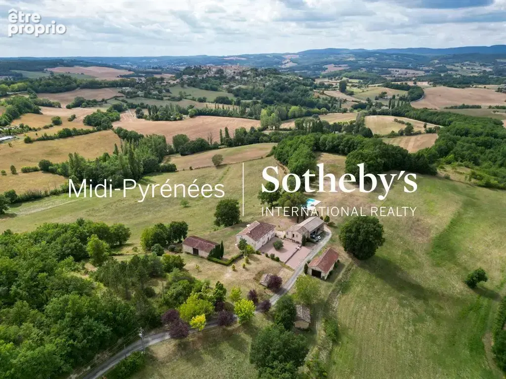 A vendre Au cœur du triangle d'Or, magnifique propriété avec 33 ha de terre et bois - photo 3