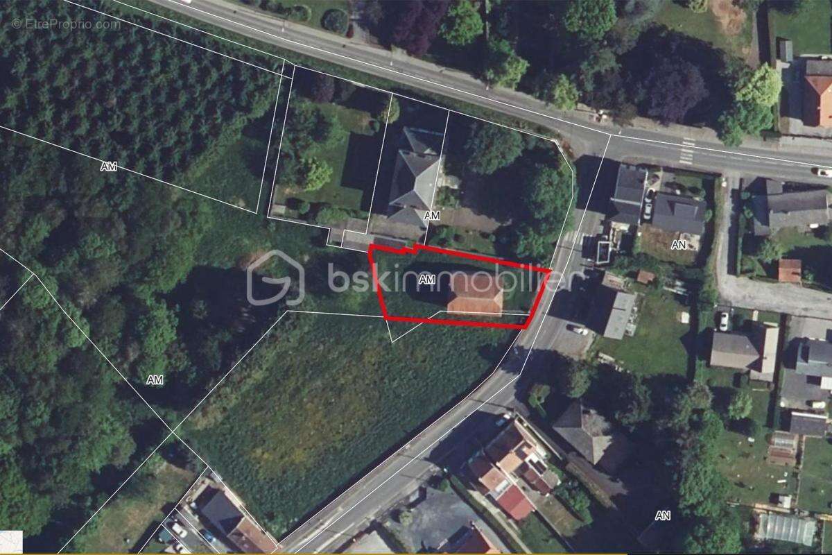 Grange de caractère sur terrain constructible de 753 m2 – Fort potentiel d’aménagement - photo 7