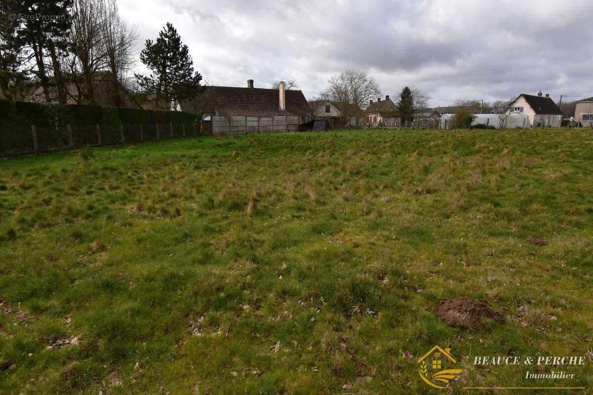 Terrain à ILLIERS-COMBRAY