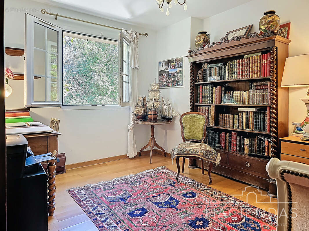 Maison à MEYRARGUES