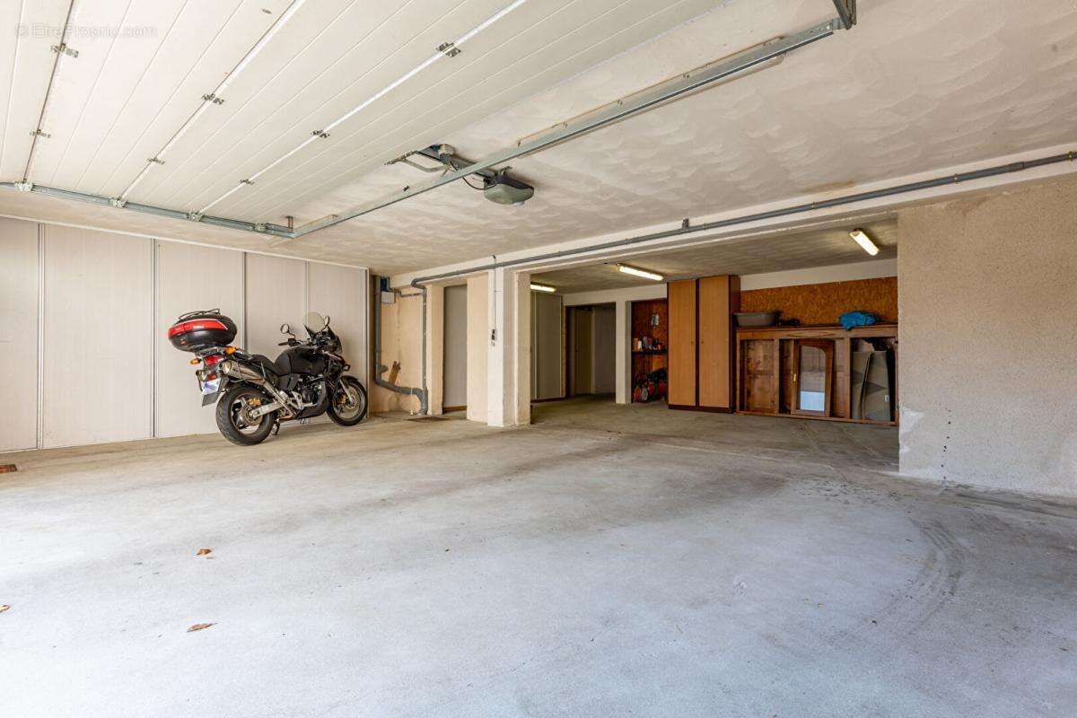 Maison Mouzillon 6 P . 4 Chs . Bureau . 177.85 M² . Double garages . T 1153 M² . Sous-sol - photo 16