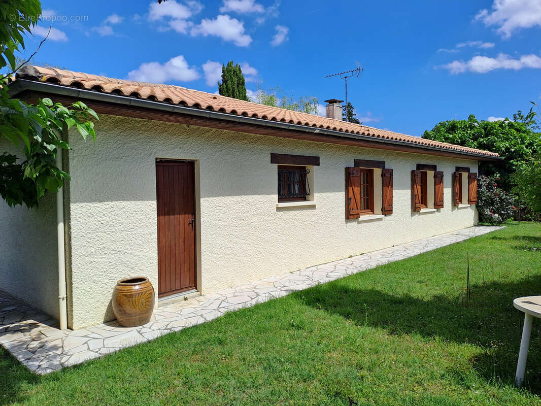 Maison à LEOGNAN