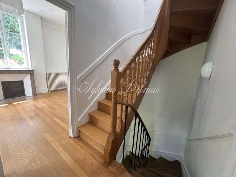 Maison à vendre 8 pièces SAINT CYR SUR LOIRE (37) - photo 9