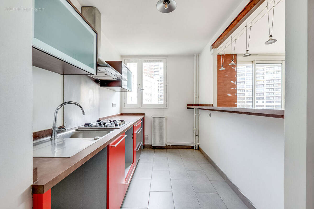 Appartement à PARIS-20E