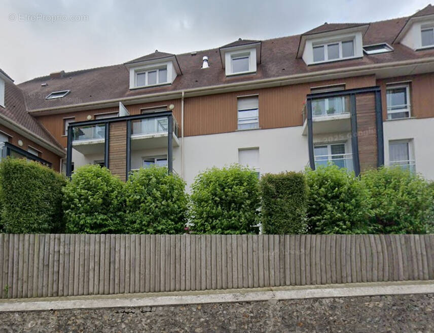 Appartement à LA RIVIERE-SAINT-SAUVEUR