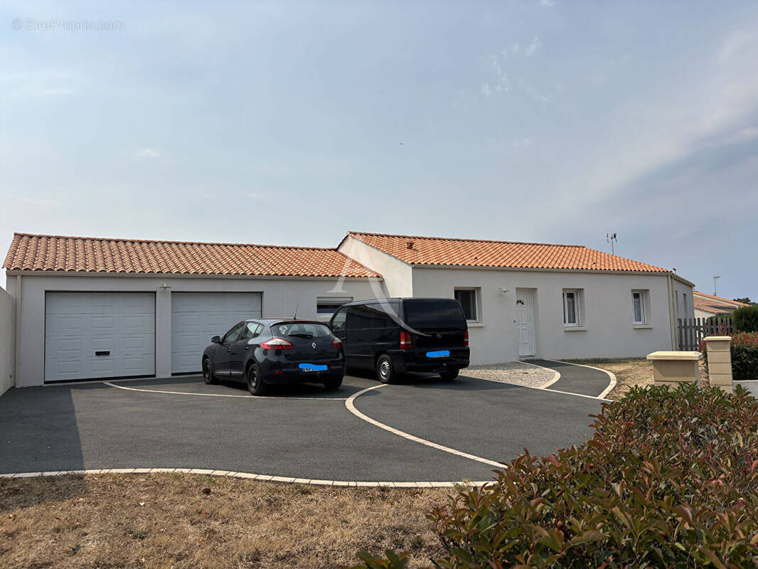 Maison à LANDEVIEILLE