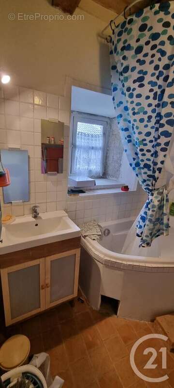 Maison à SAINT-SANTIN-CANTALES