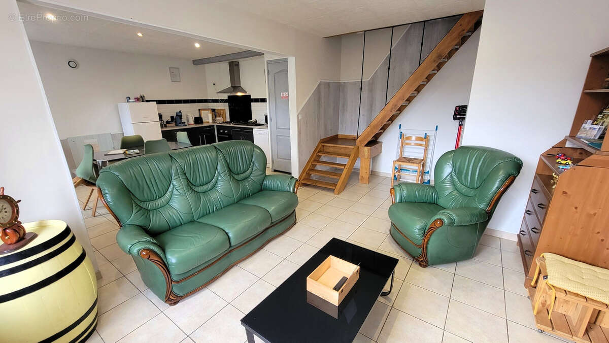 Maison à COURLAY