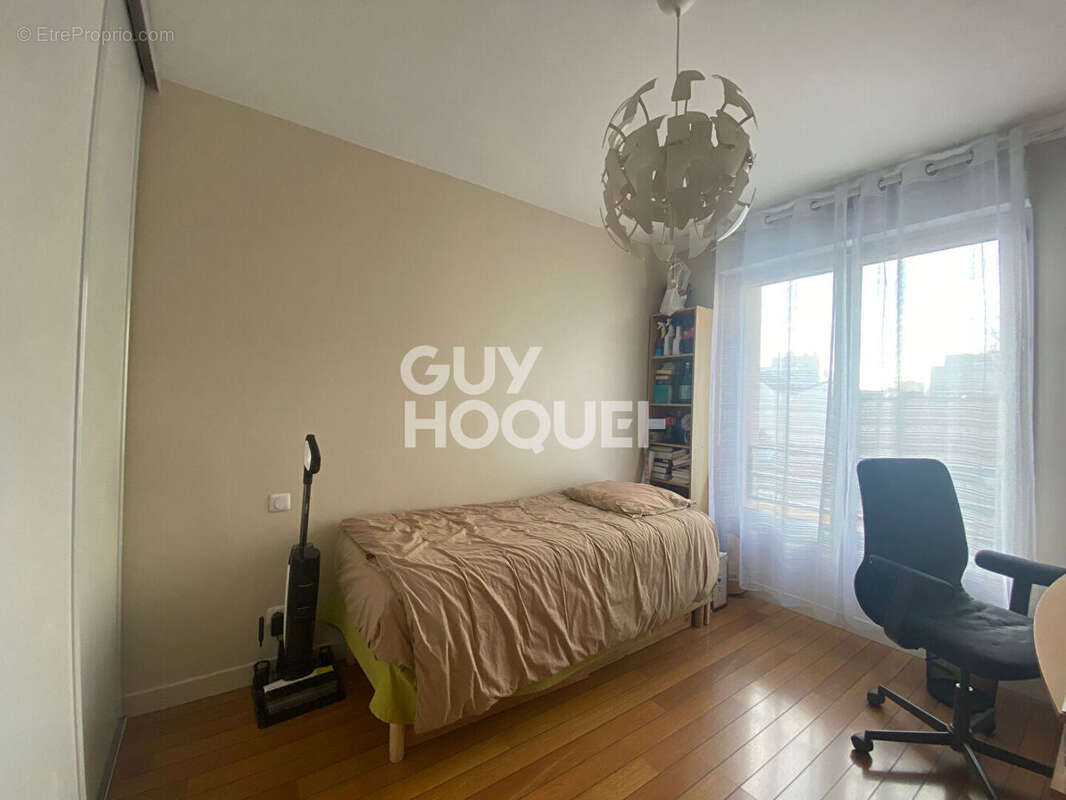 Appartement à LES LILAS