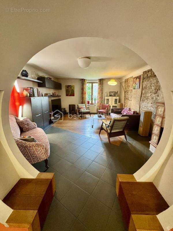 Au cœur de Porcelette  Maison de Village Atypique 260 m², 13 pièces, 7 Chambres, Garage, Terrain de 14 ares - photo 3