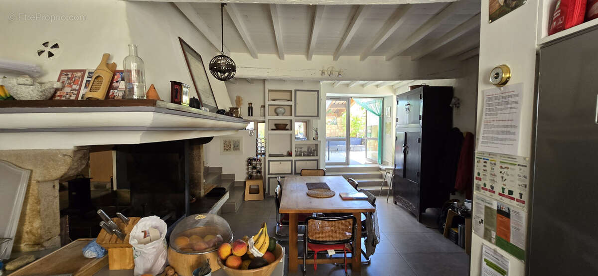 Maison à MONTPEYROUX