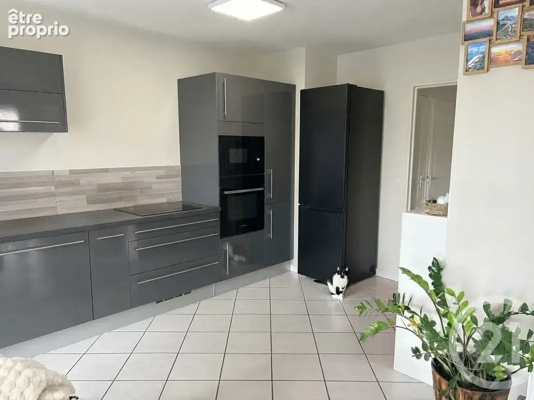 Appartement 3 pièces 65 m² à vendre à Vaulx-En-Velin (69120) - photo 3