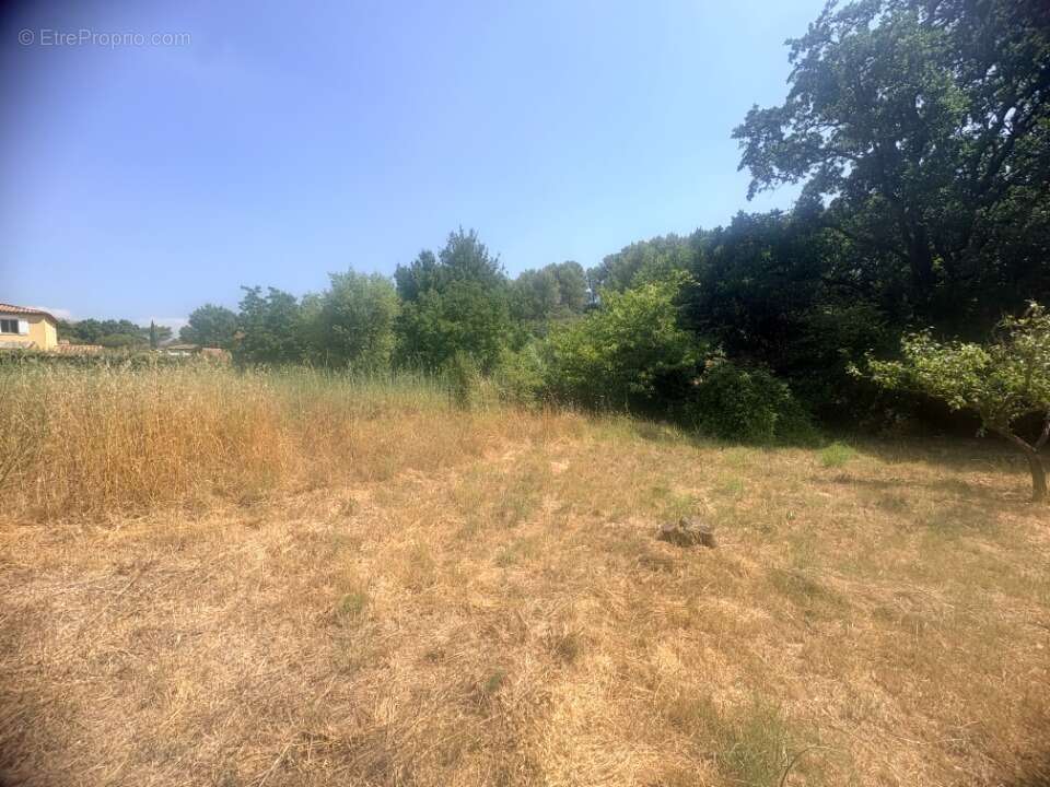 Terrain 1330 m² à Aubagne  - photo 2