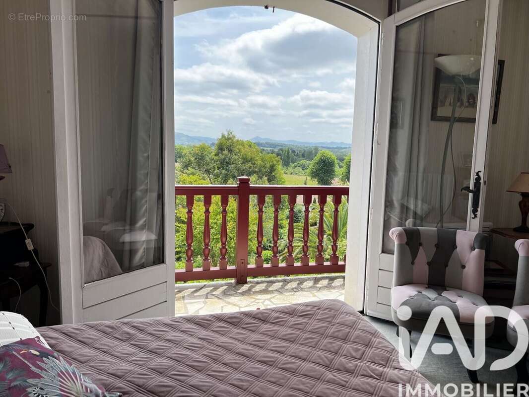 Maison 240 m² à Ustaritz  - photo 4